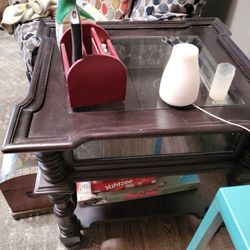 2 Matching Glass Top end Tables