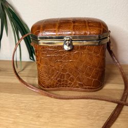 Vintage Genuine Leather Made in Italy Brown Croc Embossed Train Case Crossbody Bag