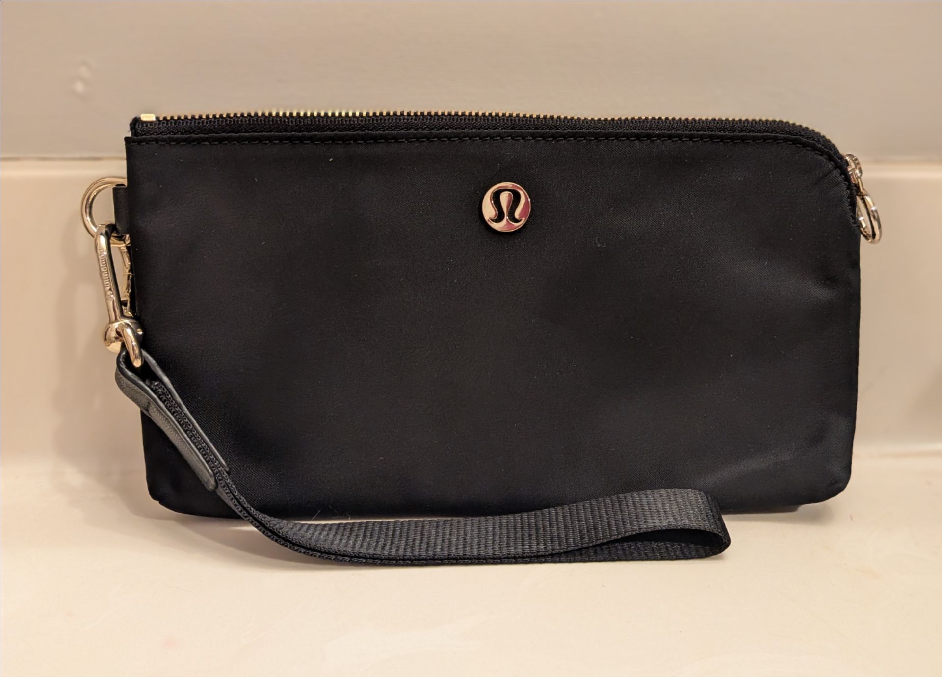 Lululemon Now and Always wristlet