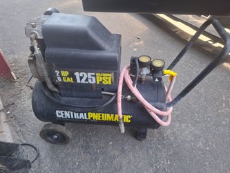 Central Pneumatic 8 Gal Air Compressor 125 PSI