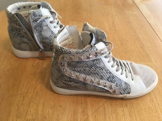 New (Open Box - Never Worn) VH (Vintage Havanah) Women’s High Top Sneakers - Size 9