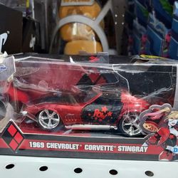 Jada Toys DC Comics 1:32 Harley Quinn 1969 Chevy Corvette Stingray Die-cast Car, Toys for Kids and Adults
