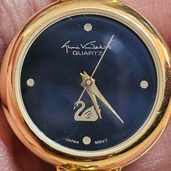 Vintage Gloria Vanderbilt Women's  25mm Bracelet Watch Gold Black Swan Ladies Untested, Needs New Battery