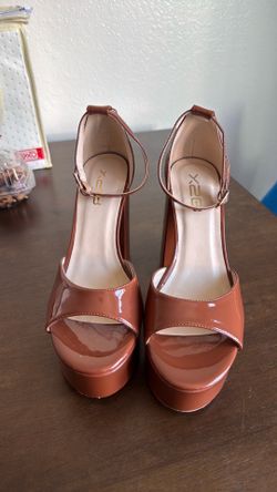 Brown heels 10$