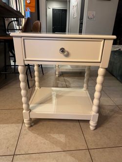 Nightstand/end table