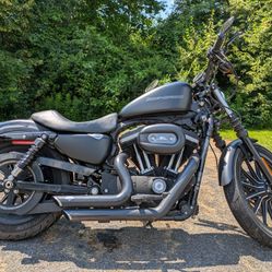 2011 Harley Davidson Iron 883