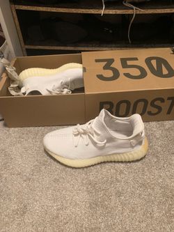 Cream Yeezy 350 boost