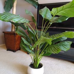 Artificial Green Plant With Planter 3.35 Ft