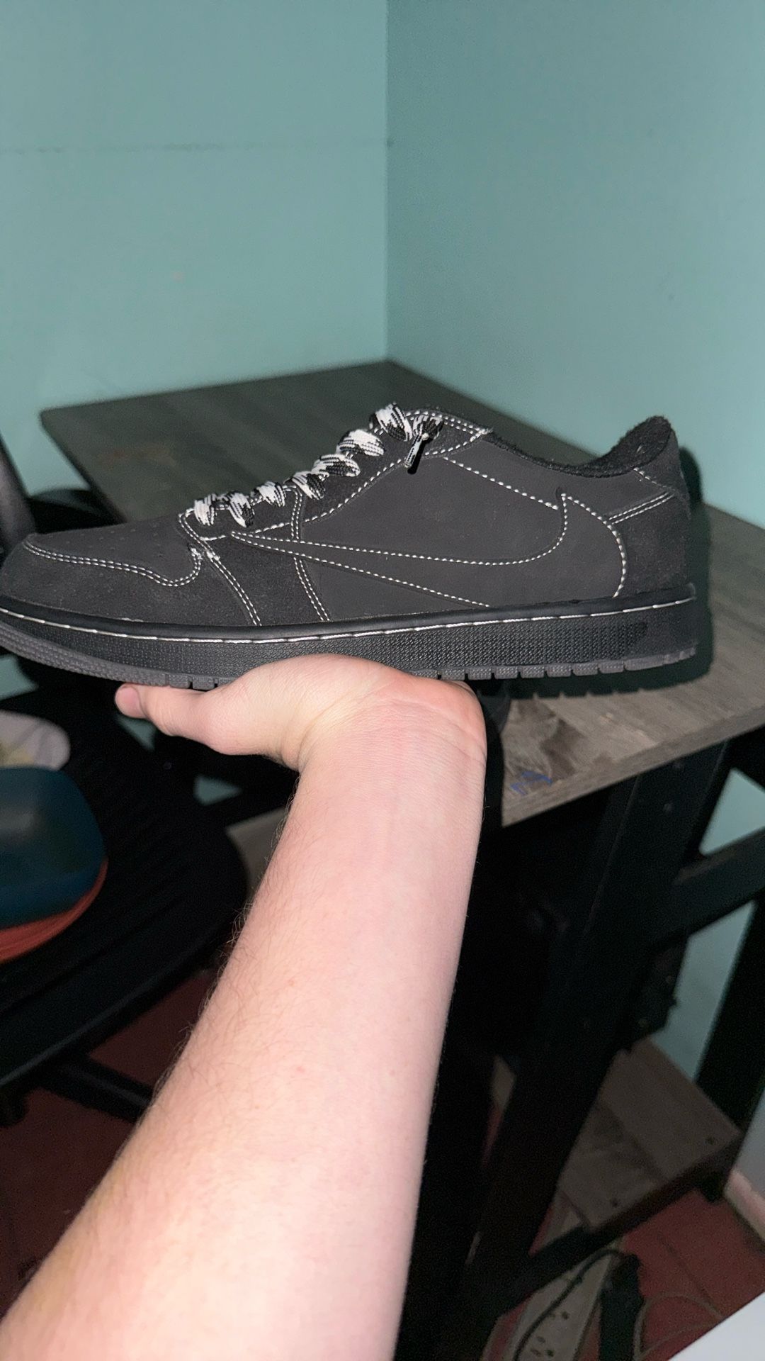 Jordan 1 Travis Scotts 