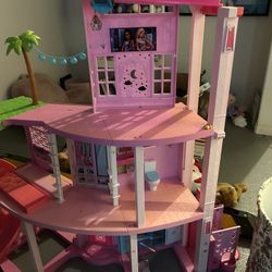 Barbie Dreamhouse (Used Once)