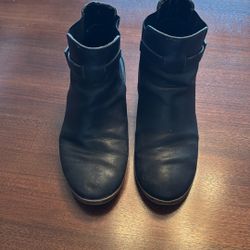 Ladies Size 8 Black Ankle Boots