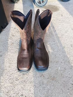 Ariat square toe boots 11E