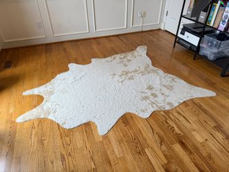 Faux Cowhide Rug – Off-White & Beige Accent Area Rug (Approx. 6’ x 7’