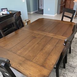 Dining Room Table And 6 Chairs