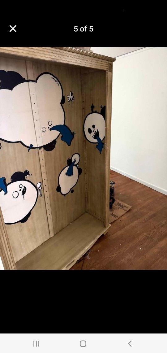 Screaming Sky Gallery Shelf