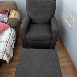 Great Rocking chair with footrest