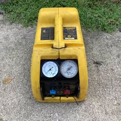 Fluoro Tech STINGER Model 2000 Refrigerant Recovery Machine for parts