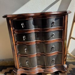 Ethan Allen Luca Serpentine 4 Drawer Dresser