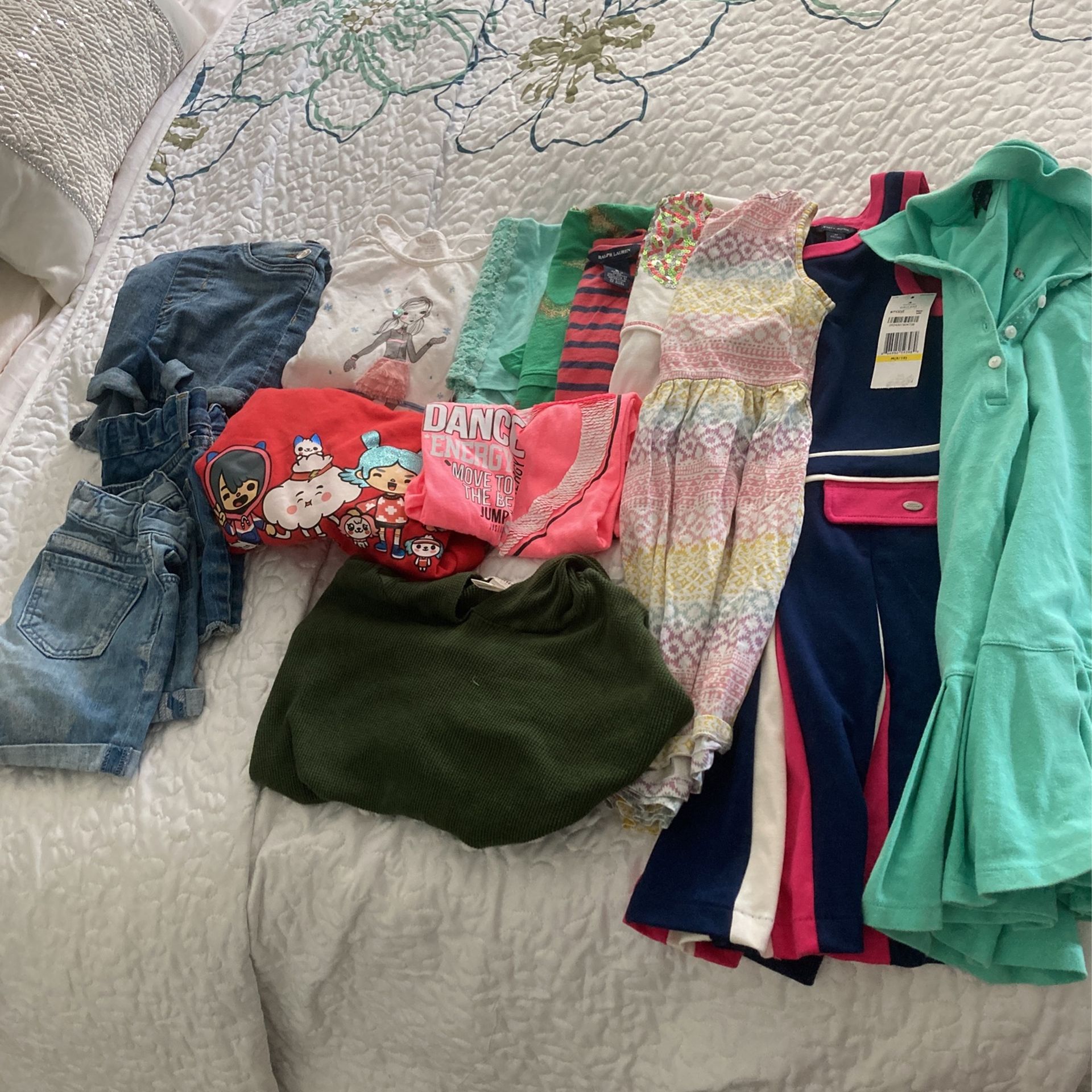 Lot of Girl’s Clothes 