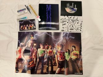 Le Sserafim CRAZY Vol 1 Thundering Cedar Version - No Photocards