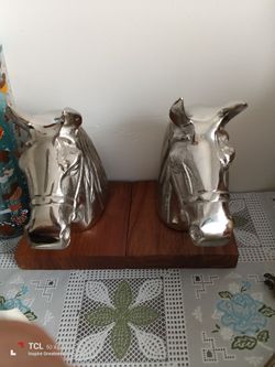 Equestrian horsehead bookends
