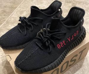 Yeezy Boost 350 V2 Bred / Size 9.5