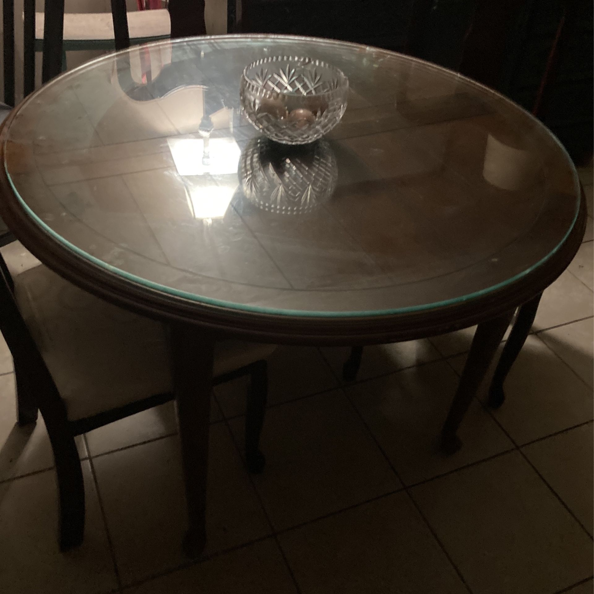 Round Table