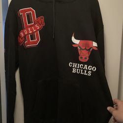 Ultra Game Bulls Hoodie Size M