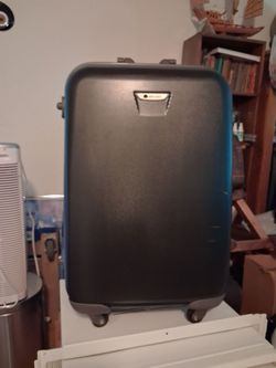 Luggage medium 24by 18 by12
