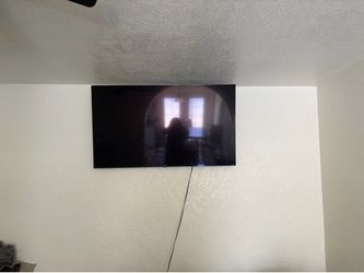 65in Roku tv w/remote
