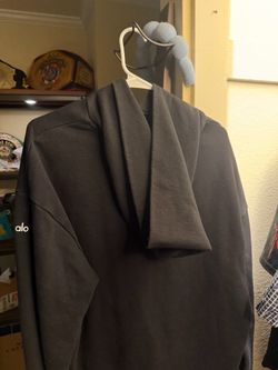 Alo Black Hoodie Sweatshirt