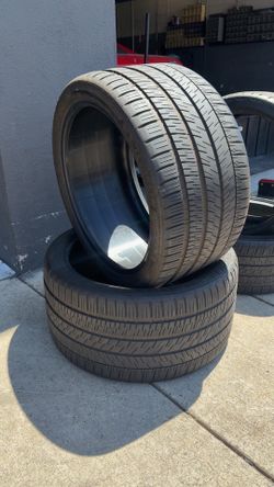 - 2 305/30/20 - 2 245/35/19 MICHELIN  (4) TIRES USED LIKE NEW‼️‼️