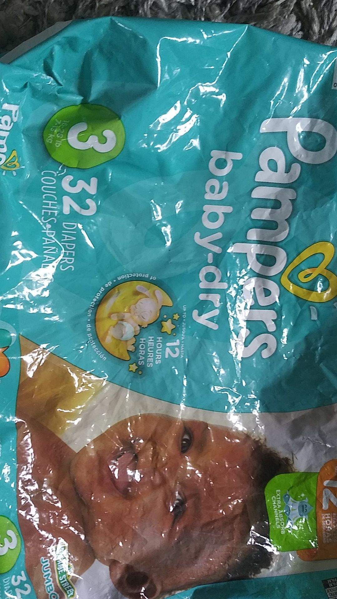 Baby pampers they are 14 Pampers size 3