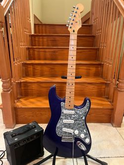 Fender MIM Stratocaster w/ Peavey Amp