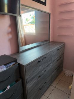 Drawer with mirror