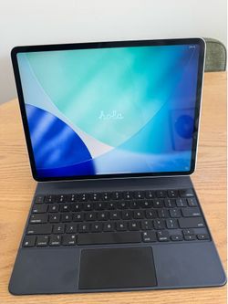 Apple iPad Pro 12.9” (3rd Gen) 256GB + Magic Keyboard