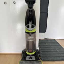 Bissell Swivel Vacuum For Pets Great Condition!