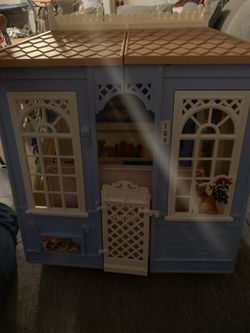 Barbie vintage blue cottage house