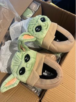 NEW Star Wars Baby Yoda Slippers – Youth Size 13–1