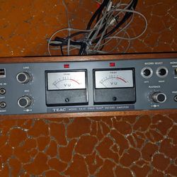 Vintage TEAC Reel To Reel Tape Recorder Player And Amp for