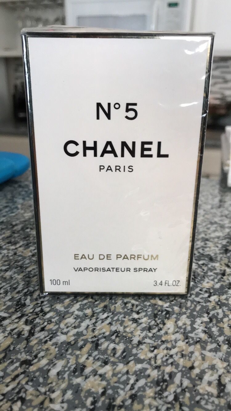 Chanel no.5 perfume