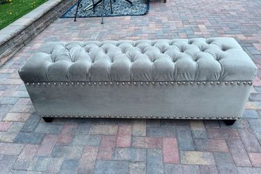 Beautiful bench/storage piece .
