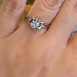 14K Gold Natural Diamonds Estate Ring