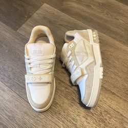 LV Trainer Sneakers Size 8 Men 
