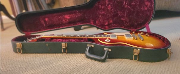 Les Paul Custom Shop R9 VOS. Best offer....