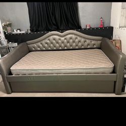 Twin Day Bed/Trundle Bed