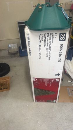 Jackson 7.5 ft Noble Fir LED Pre-Lit Tree