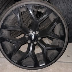 24” Snowflakes On New Tires 