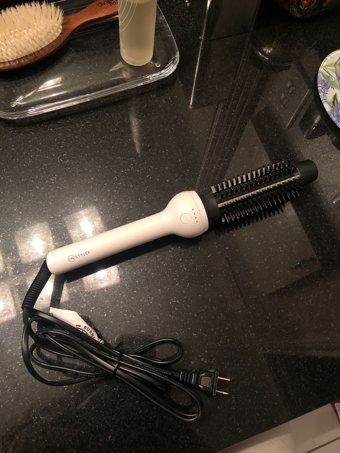 Volumizing Brush/Curler - Instyler Freestyle 1” Ionic Ceramic Styler
