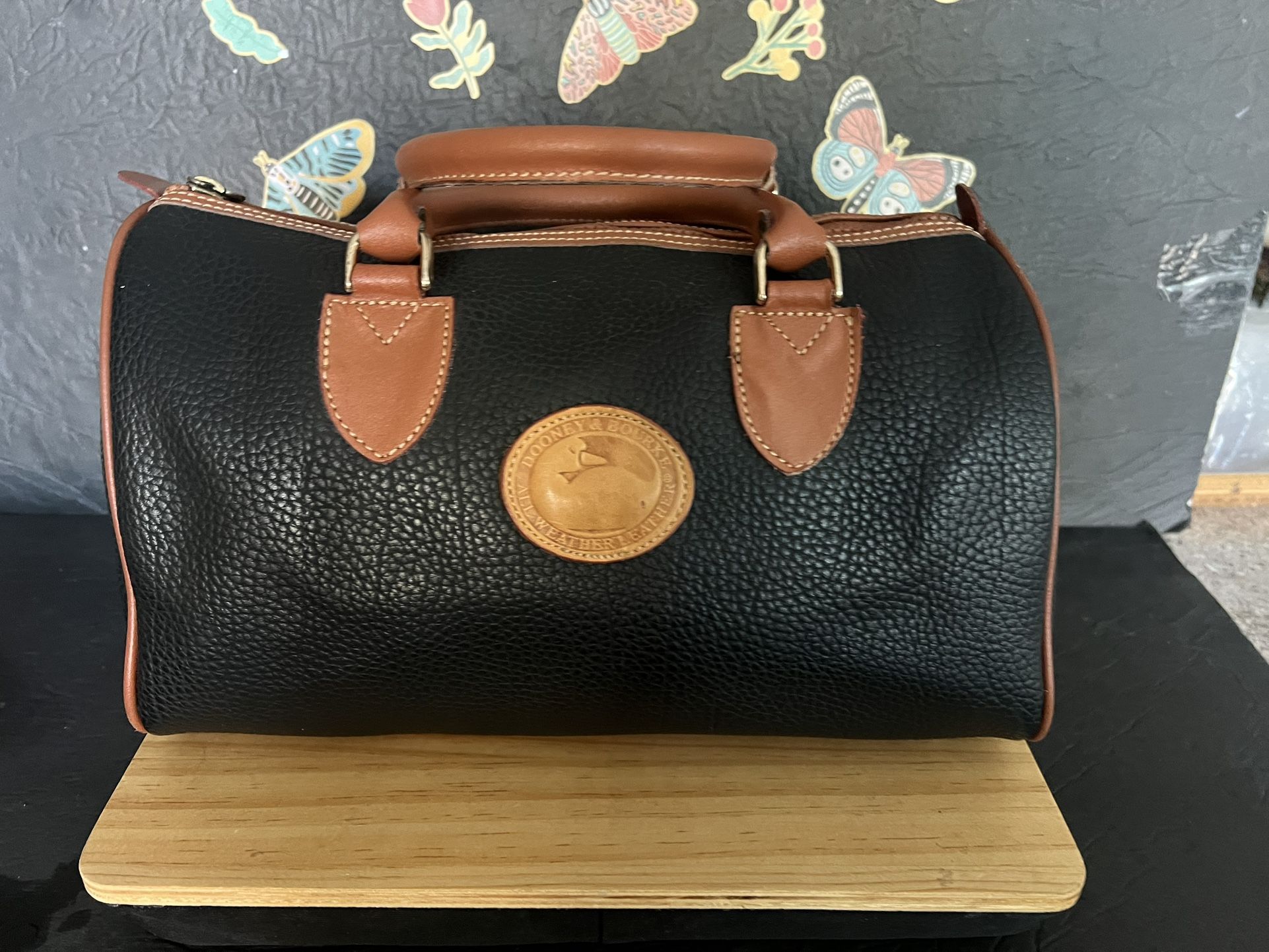 FAUX DOONEY BOURKE PURSE - NEW - No Tag